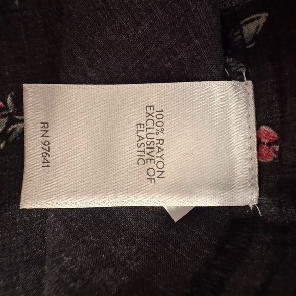 J. Jill Black Floral 3/4 Sleeve Blouse Boho Lightweight Rose Print Mature Sz L - Picture 8 of 9